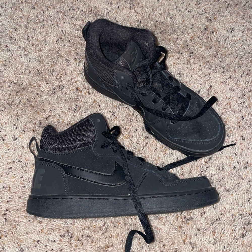 Black nikes